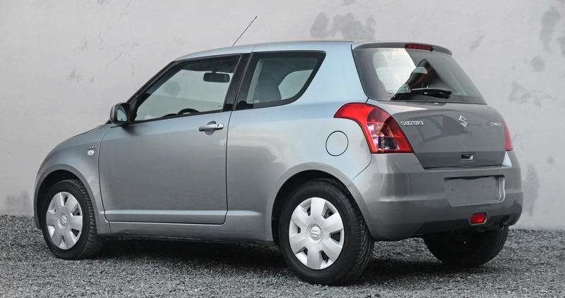 Suzuki Swift cena 8700 przebieg: 200000, rok produkcji 2009 z Jarocin małe 704